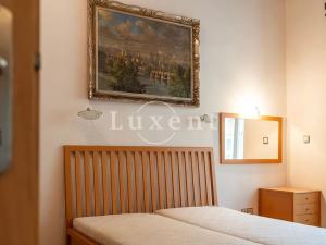 Pronájem bytu 2+1, Praha - Malá Strana, Mostecká, 80 m2