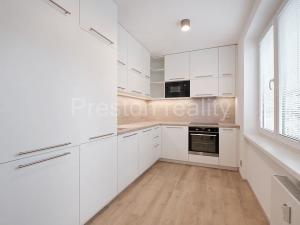 Pronájem bytu 2+kk, Praha - Vršovice, Arménská, 51 m2