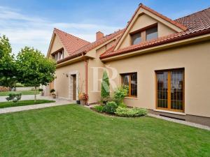 Prodej rodinného domu, Libčany, 280 m2