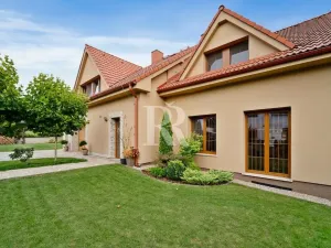 Prodej rodinného domu, Libčany, 280 m2