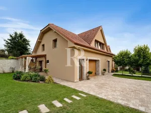 Prodej rodinného domu, Libčany, 280 m2