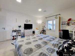 Prodej rodinného domu, Hrádek, 165 m2