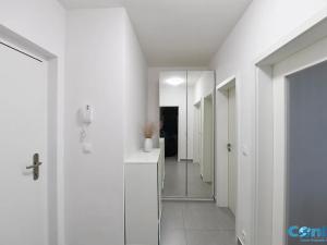 Prodej bytu 2+kk, Praha - Modřany, K Vystrkovu, 58 m2