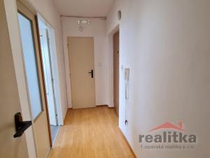 Pronájem bytu 1+1, Opava, Bílovecká, 38 m2