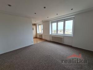 Pronájem bytu 1+1, Opava, Bílovecká, 38 m2