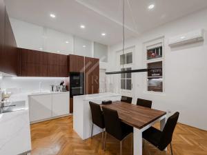 Prodej bytu 3+1, Praha - Nové Město, Soukenická, 107 m2