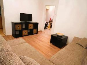 Pronájem bytu 3+1, Praha - Troja, Svídnická, 68 m2