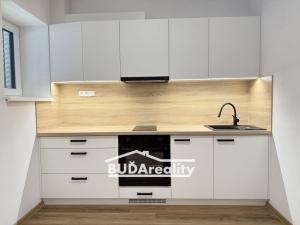 Pronájem bytu 1+kk, Otrokovice, tř. Osvobození, 32 m2