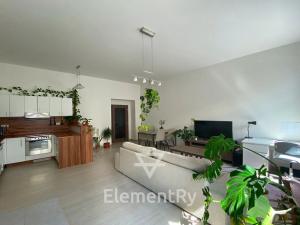 Pronájem bytu 2+kk, Hradec Králové, Komenského, 65 m2