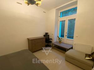 Pronájem bytu 2+kk, Hradec Králové, Komenského, 65 m2