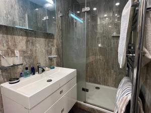 Pronájem bytu 2+kk, Praha, Řehořova, 70 m2