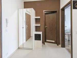 Pronájem bytu 2+kk, Praha - Hloubětín, Saarinenova, 58 m2