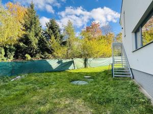 Pronájem bytu 2+kk, Mníšek pod Brdy, U Kolejí, 45 m2