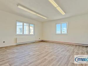 Pronájem kanceláře, Moravany, 111 m2