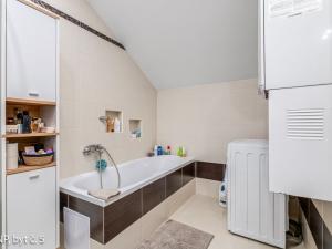 Prodej vícegeneračního domu, Osek, K. H. Borovského, 452 m2