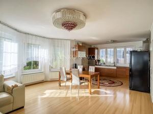 Prodej rodinného domu, Hostivice, náměstí Jana IV. z Dražic, 185 m2