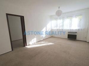 Pronájem bytu 2+kk, Praha - Libeň, U školičky, 43 m2