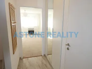 Pronájem bytu 2+kk, Praha - Libeň, U školičky, 43 m2