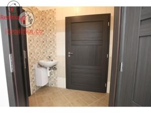 Pronájem obchodního prostoru, Jindřichův Hradec, Štítného, 100 m2