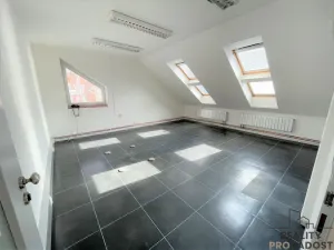 Pronájem kanceláře, Olomouc - Hodolany, 200 m2