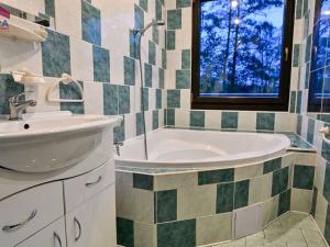 Prodej rodinného domu, Jablonec nad Nisou, Měsíční, 264 m2