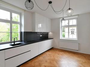 Pronájem bytu 3+1, Praha - Dejvice, 137 m2