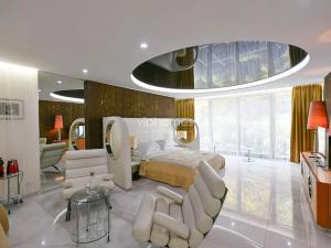 Pronájem bytu 1+kk, Praha - Bubeneč, Mlýnská, 53 m2