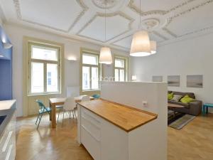 Pronájem bytu 2+kk, Praha - Nové Město, Soukenická, 67 m2