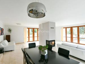 Pronájem vily, Choteč, 190 m2