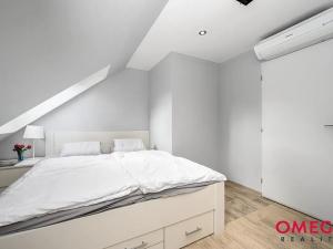 Prodej vily, Praha - Hostivař, Kozinovo náměstí, 213 m2