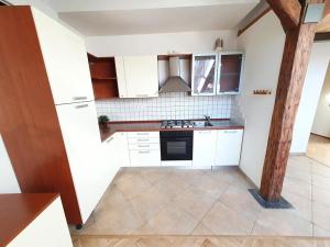 Pronájem bytu 2+kk, Praha - Smíchov, Plzeňská, 87 m2