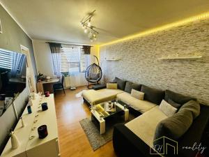 Prodej bytu 2+1, Chomutov, Jirkovská, 63 m2