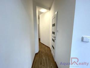 Pronájem bytu 1+1, Karlovy Vary, nábřeží Jana Palacha, 58 m2