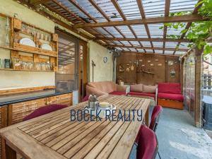 Prodej rodinného domu, Rynholec, nám. 1. máje, 259 m2