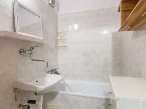 Pronájem bytu 1+1, Praha - Bohnice, Toruňská, 30 m2