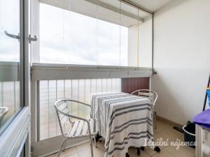 Pronájem bytu 4+kk, Praha - Kobylisy, Kaňkovského, 84 m2