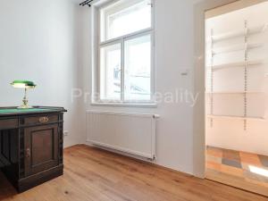 Pronájem bytu 2+1, Praha - Žižkov, Fibichova, 72 m2