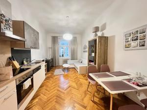 Pronájem bytu 2+kk, Praha - Žižkov, Blahníkova, 49 m2