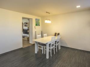 Prodej bytu 3+1, Pardubice - Zelené Předměstí, Čihákova, 138 m2