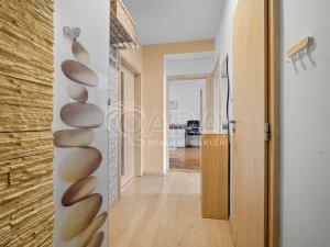 Prodej bytu 3+1, Praha - Horní Počernice, Běchorská, 66 m2