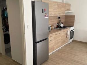 Pronájem bytu 1+kk, Praha - Vysočany, Na Harfě, 36 m2