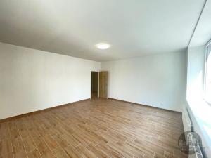 Pronájem bytu 2+kk, Praha, Na Harfě, 65 m2