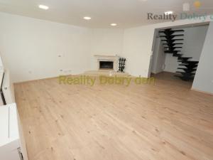 Pronájem atypického bytu, Opava, Bochenkova, 178 m2