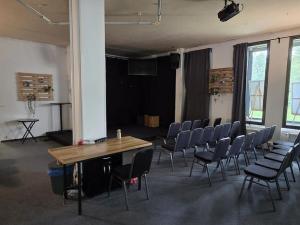 Prodej obchodního prostoru, Praha - Černý Most, Dygrýnova, 140 m2