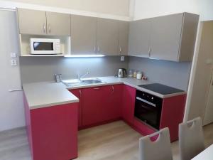 Pronájem bytu 2+kk, Praha, Plzeňská, 44 m2