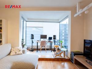 Pronájem bytu 2+kk, Praha - Holešovice, Komunardů, 68 m2