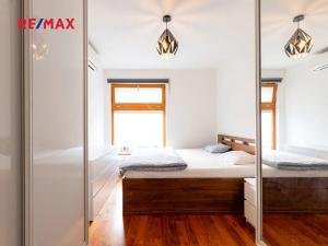 Pronájem bytu 2+kk, Praha - Holešovice, Komunardů, 68 m2