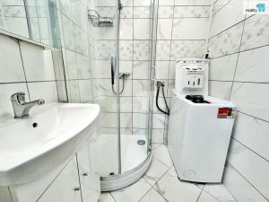 Pronájem bytu 4+1, Praha - Modřany, U zastávky, 75 m2