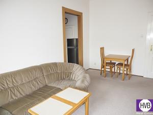 Pronájem bytu 2+kk, Praha, U křížku, 45 m2