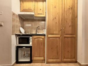 Pronájem bytu 1+kk, Praha - Vršovice, Donská, 25 m2